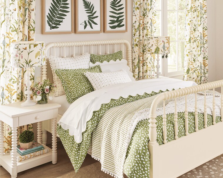 How to Mix and Match Patterned Bedding How to Decorate
