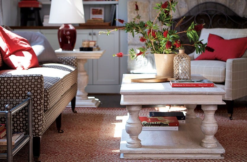 51 Red Living Rooms With Tips And Accessories To Help You Decorate