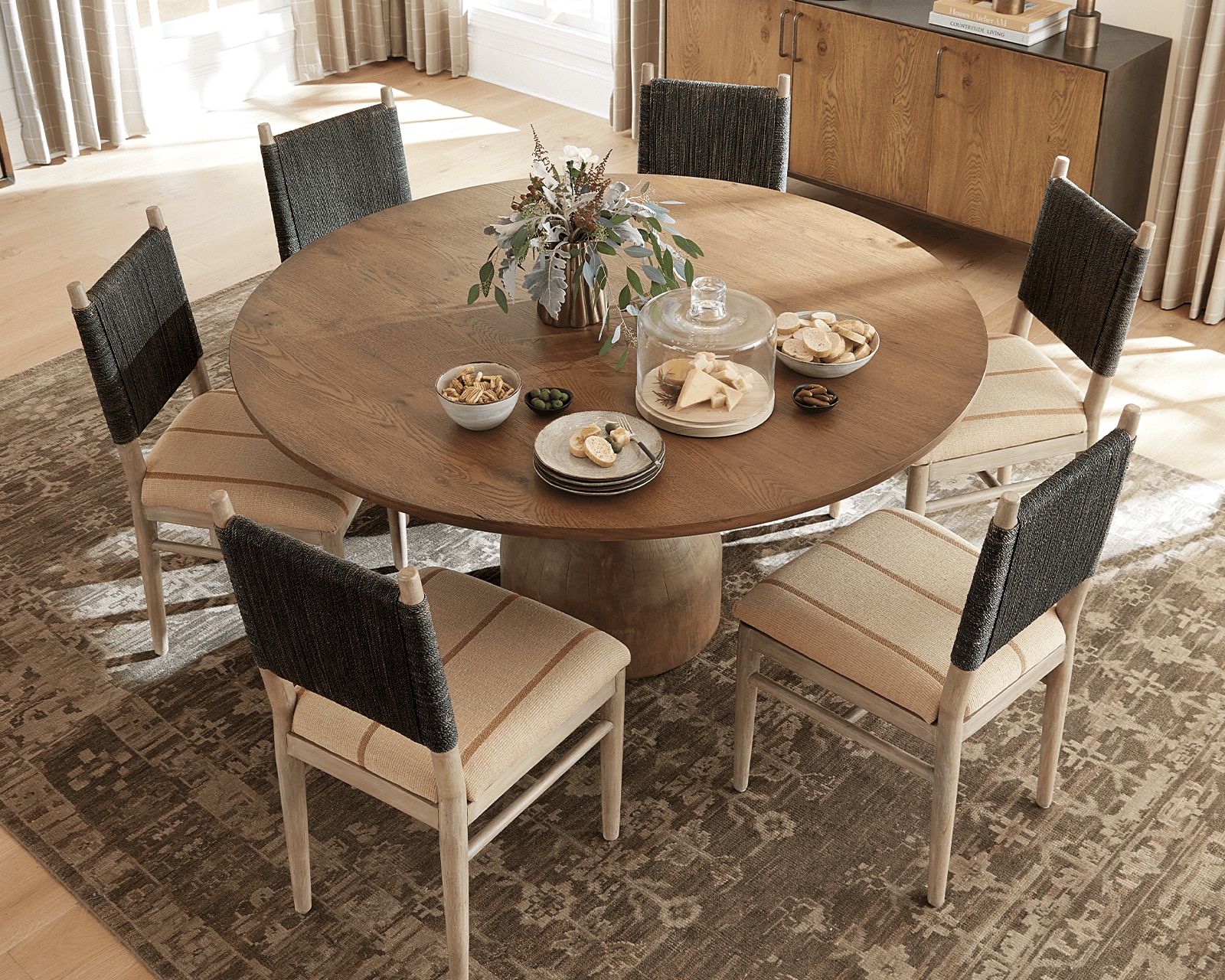 120cm Round Dining Table: How Many Seats Fit Just Right? – Meubilair