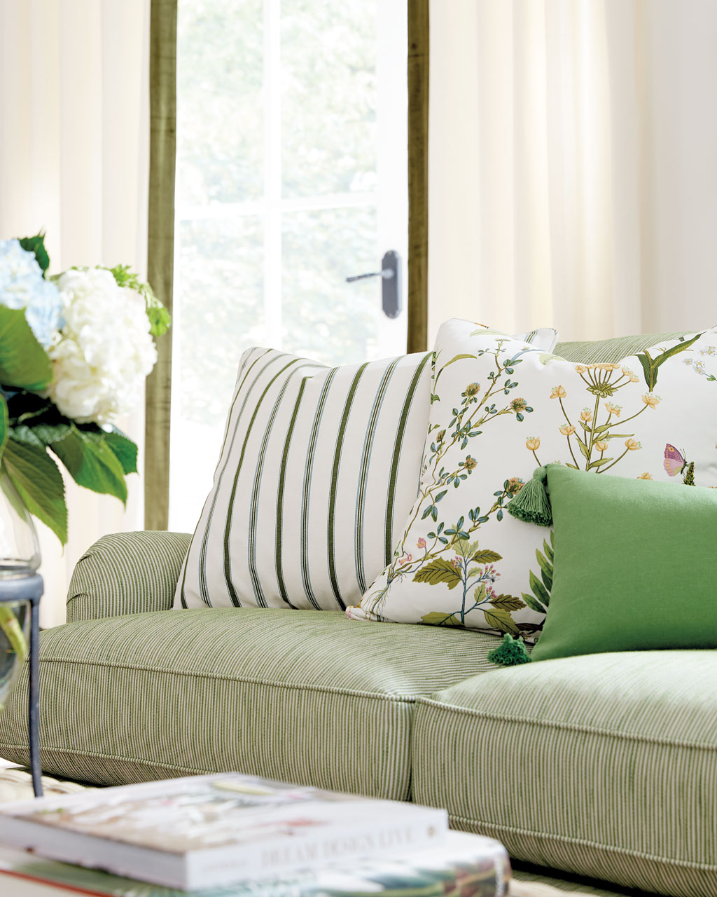 How to Style Throw Pillows on Your Couch Like a Designer