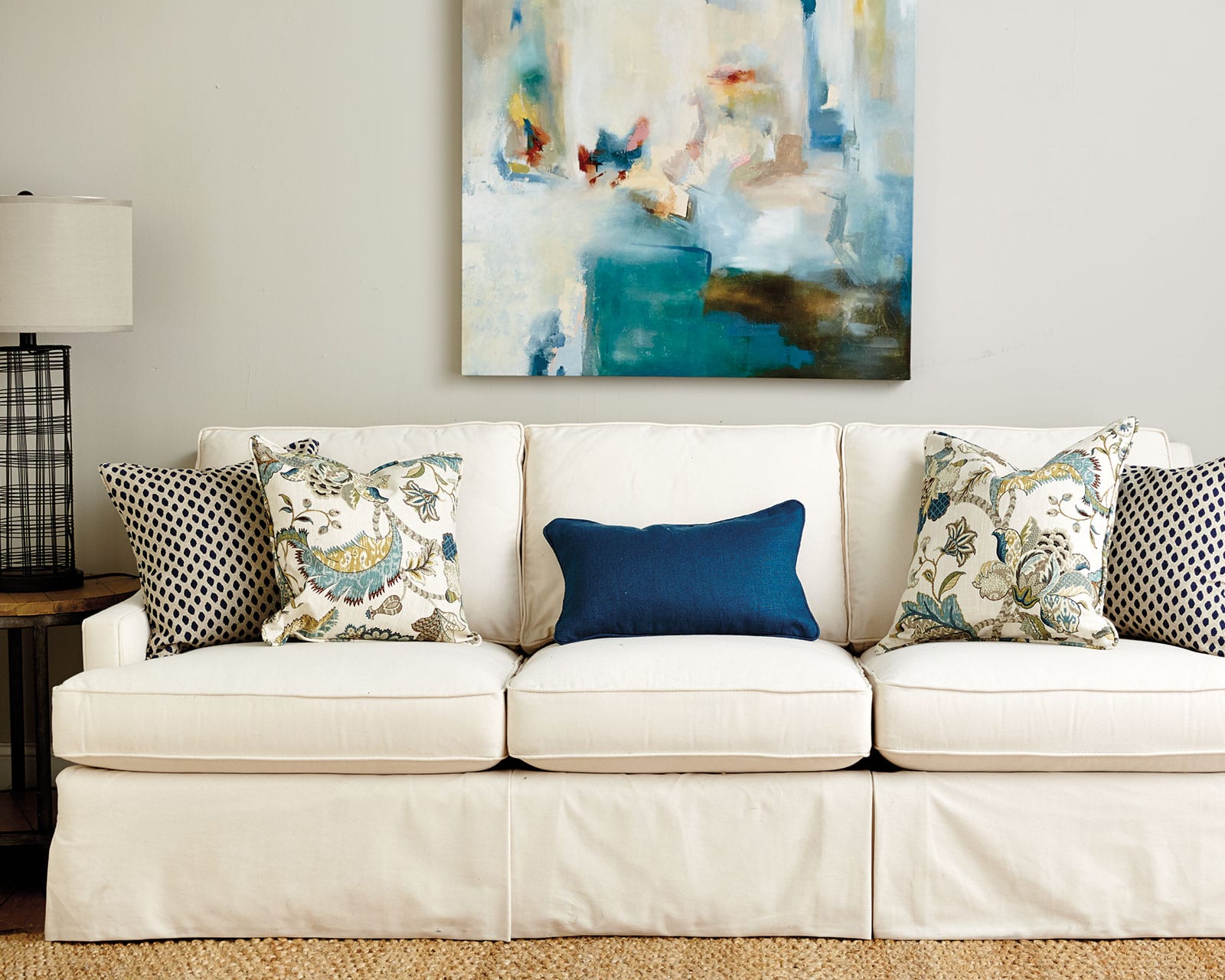 READER Q: SHOULD MY LIVING ROOM PILLOWS MATCH OR BE A VARIETY?