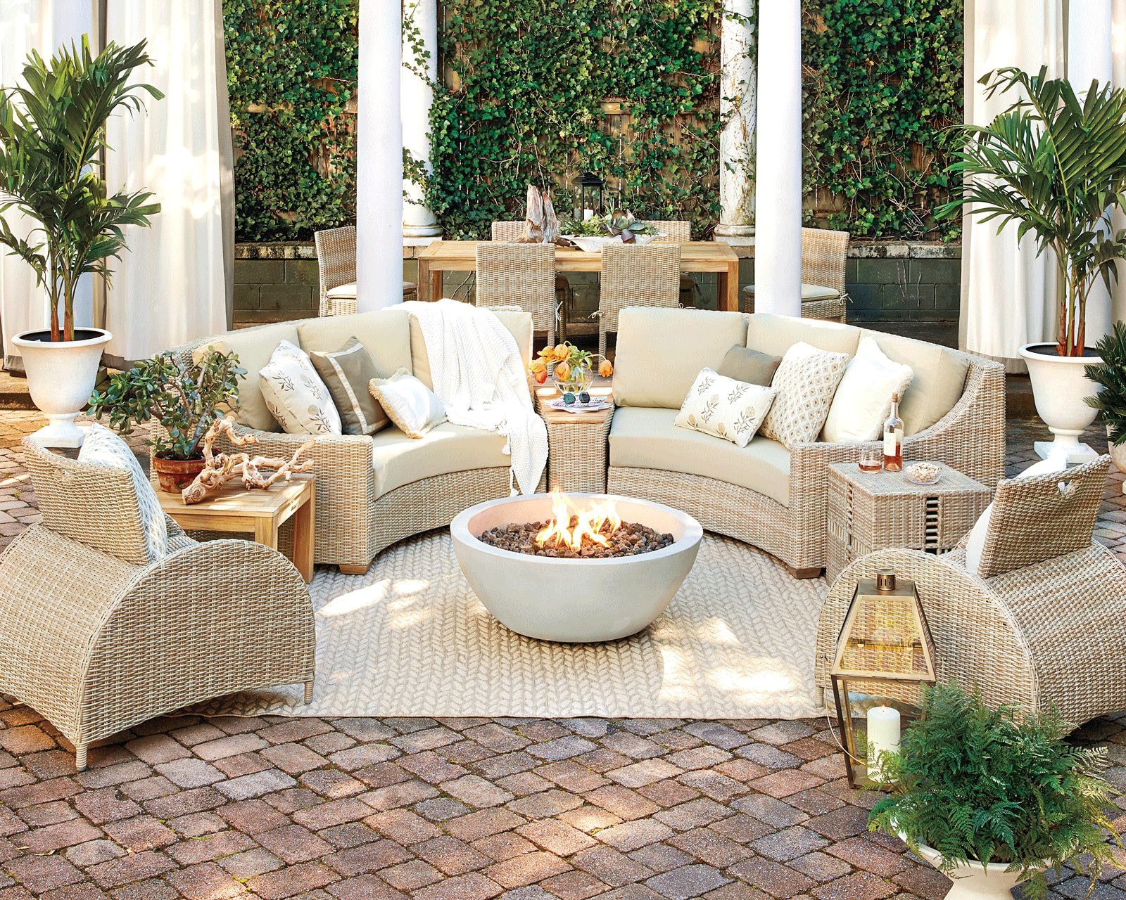 https://www.ballarddesigns.com/howtodecorate/wp-content/uploads/2016/04/Outdoor-woven-sectional-to-create-boundaries.gif