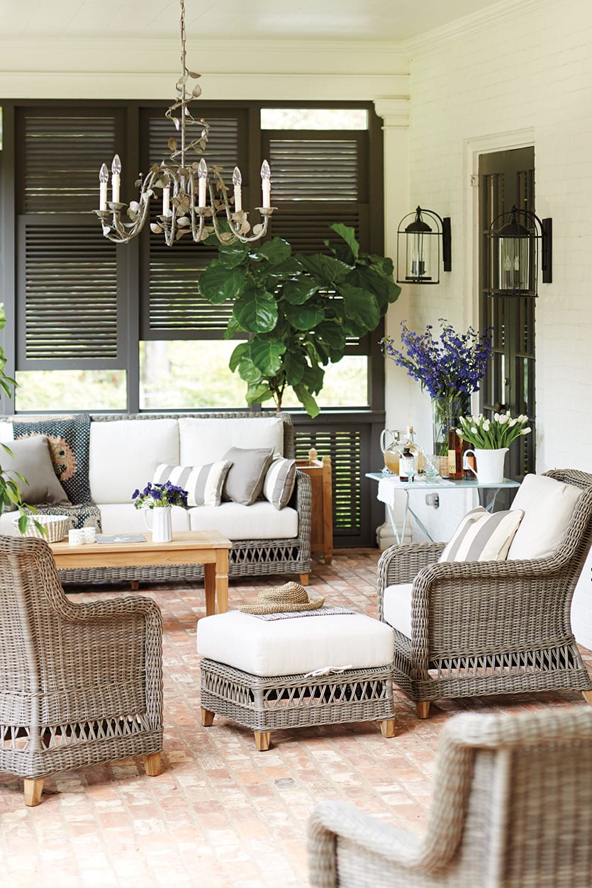 15 Ways To Arrange Your Porch Furniture