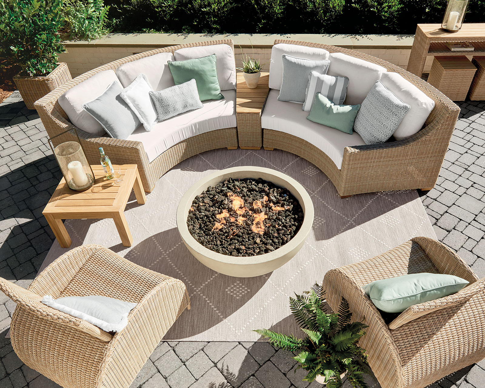 Outdoor Furniture In Franklin