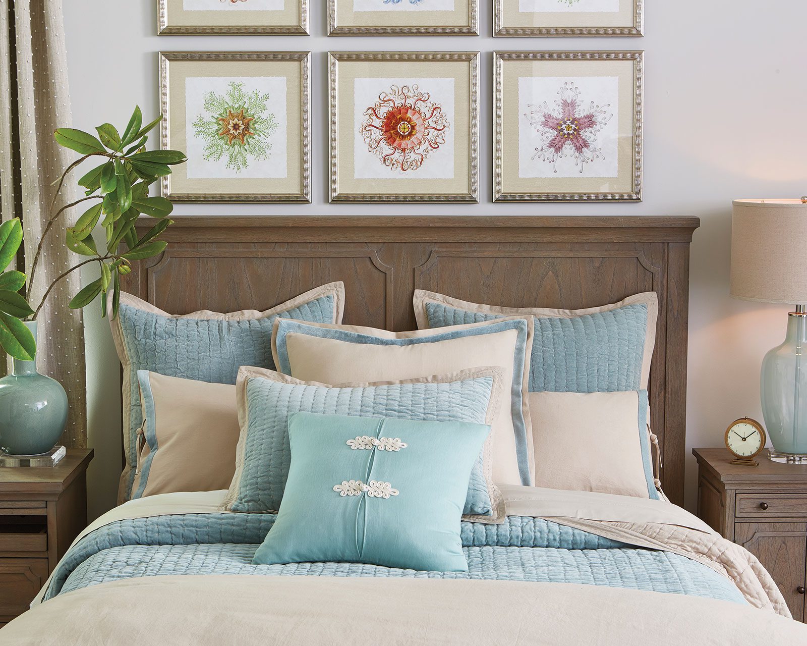 How to Decorate with Pillows of Every Shape and Size