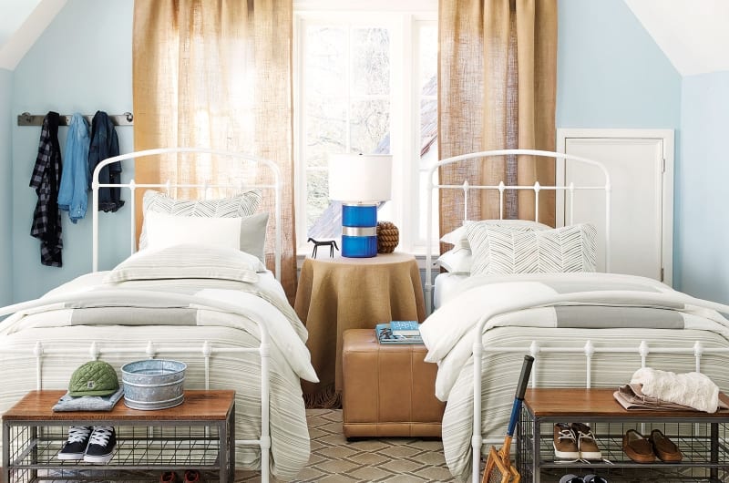 10 Ways To Place Your Bed In Front Of A Window How To Decorate