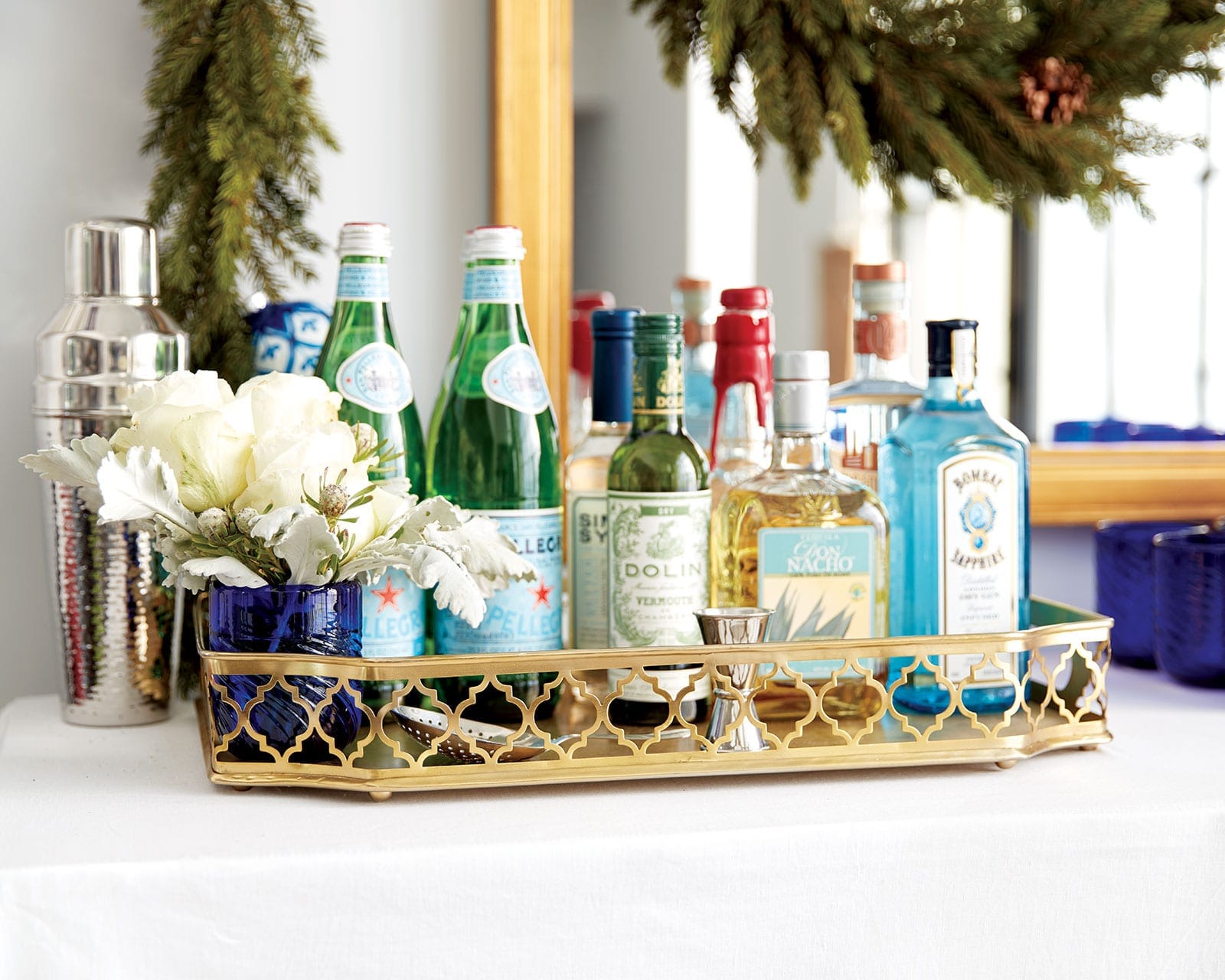 How to Set Up a Bar for Your Holiday Party How to Decorate