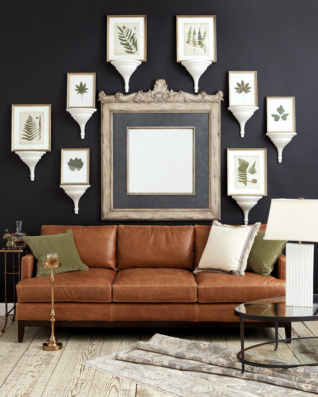 How to Use a Decorative Wall Bracket in Your Room