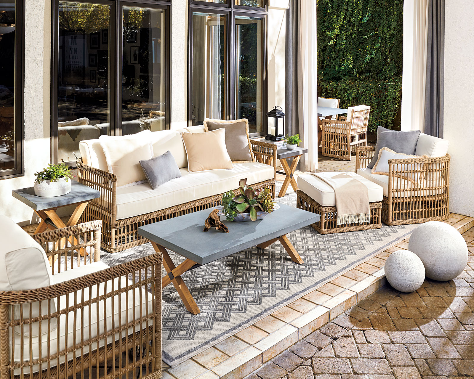 Brentwood Outdoor Furniture