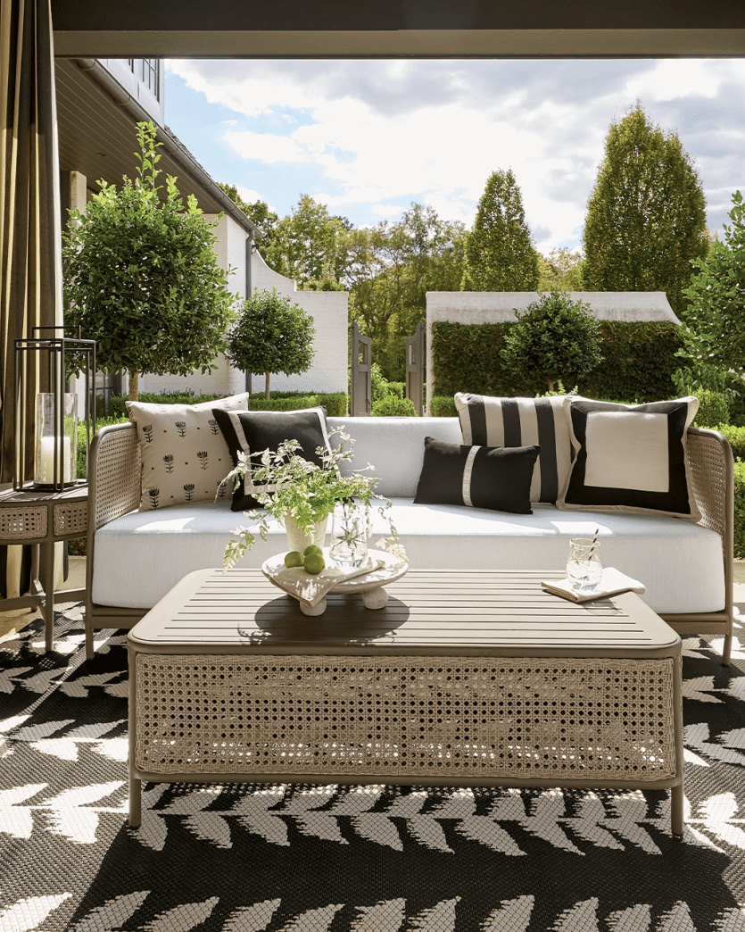 How to Mix and Match Outdoor Furniture How to Decorate