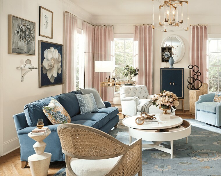 10 Ways to Fill Space Over Your Sofa